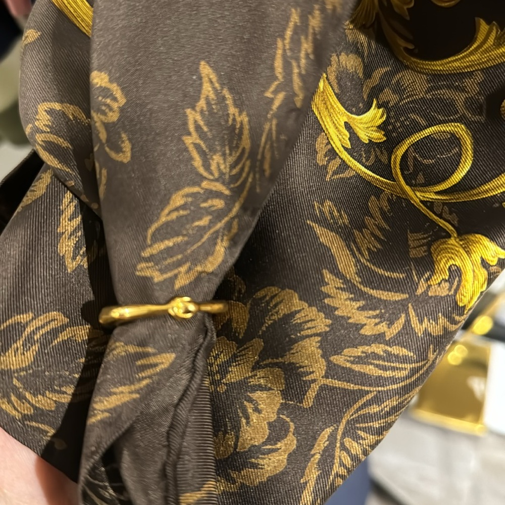 HERMES Scarf Ring Moris Circle Design Gold Tone - Picture 3 of 3